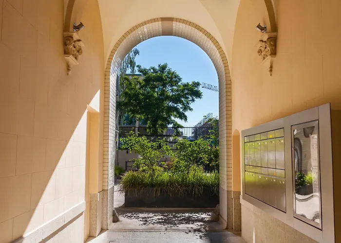 Lägenhet 1,292 Sq Ft Historic Landmark, Checkpoint Charlie Berlin