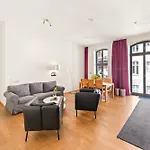 1,292 Sq Ft Historic Landmark, Checkpoint Charlie 公寓 *