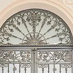 1,292 Sq Ft Historic Landmark, Checkpoint Charlie * 柏林