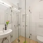 公寓 1,292 Sq Ft Historic Landmark, Checkpoint Charlie *