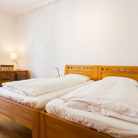 1,292 Sq Ft Historic Landmark, Checkpoint Charlie Appartement Berlin