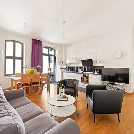 1,292 Sq Ft Historic Landmark, Checkpoint Charlie Appartement Berlin