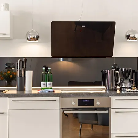 1,292 Sq Ft Historic Landmark, Checkpoint Charlie Appartement *