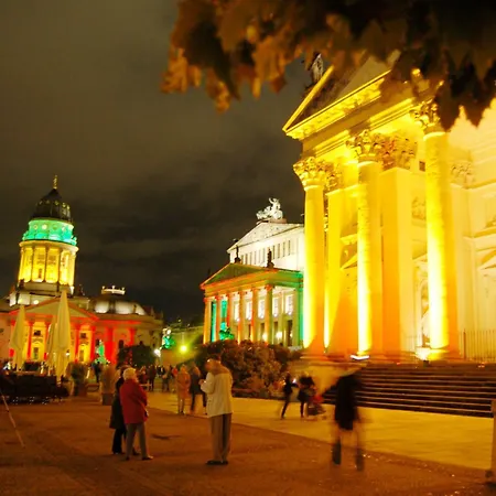 Appartement 1,292 Sq Ft Historic Landmark, Checkpoint Charlie Berlin