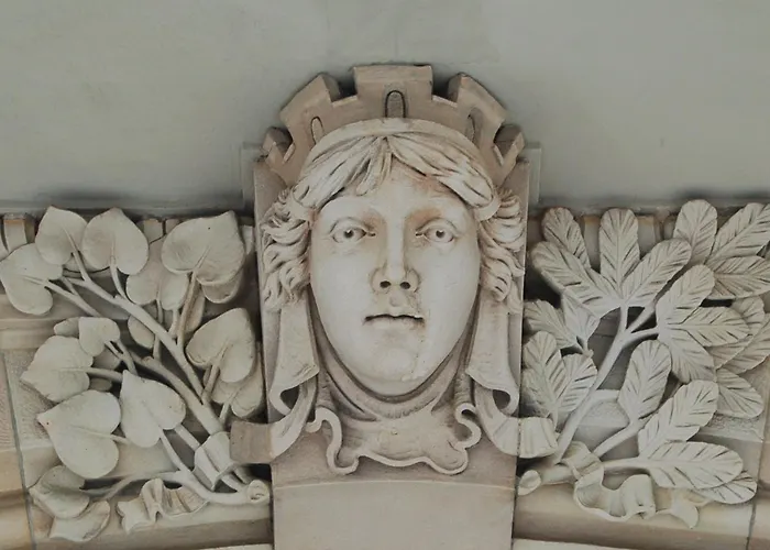 1,292 Sq Ft Historic Landmark, Checkpoint Charlie ベルリン