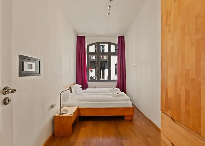 Apartment 1,292 Sq Ft Historic Landmark, Checkpoint Charlie *