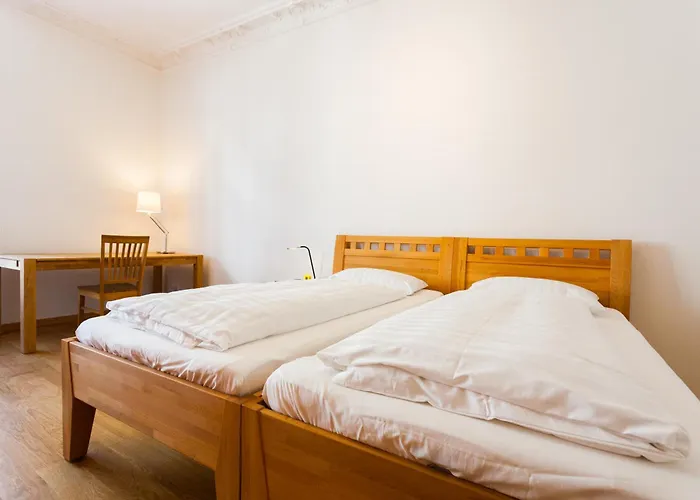 1,292 Sq Ft Historic Landmark, Checkpoint Charlie Apartamento Berlim