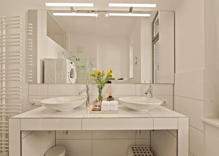 1,292 Sq Ft Historic Landmark, Checkpoint Charlie * Berlin